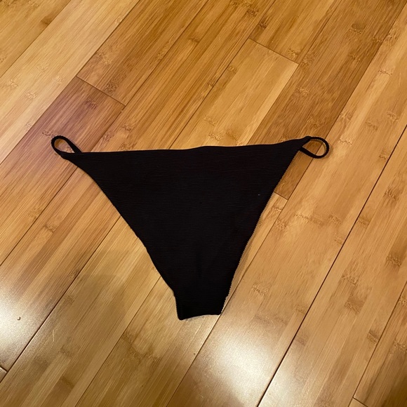 Zulu and Zephyr Black Tri-Cup Bikini Bottoms - Picture 3 of 4